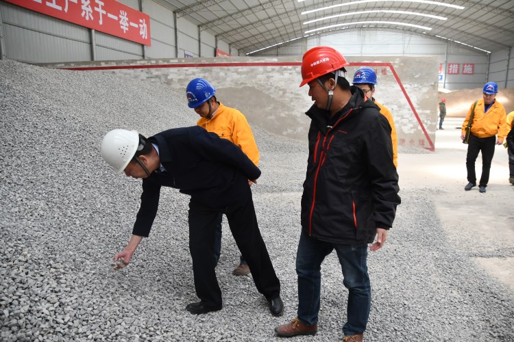 J:集團網(wǎng)站模塊公司動態(tài)8.2子公司動態(tài).甘肅省交通工程建設監(jiān)理有限公司省交通監(jiān)理公司動態(tài)新聞（2018.4-2019.7）生產(chǎn)經(jīng)營?9.1.24精準把脈 助推高質(zhì)量發(fā)展——甘肅交通監(jiān)理公司項目機構年度目標責任考核工作紀實_0_1_3.jpg